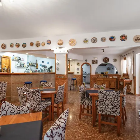 3 Golondrinas Πανσιόν